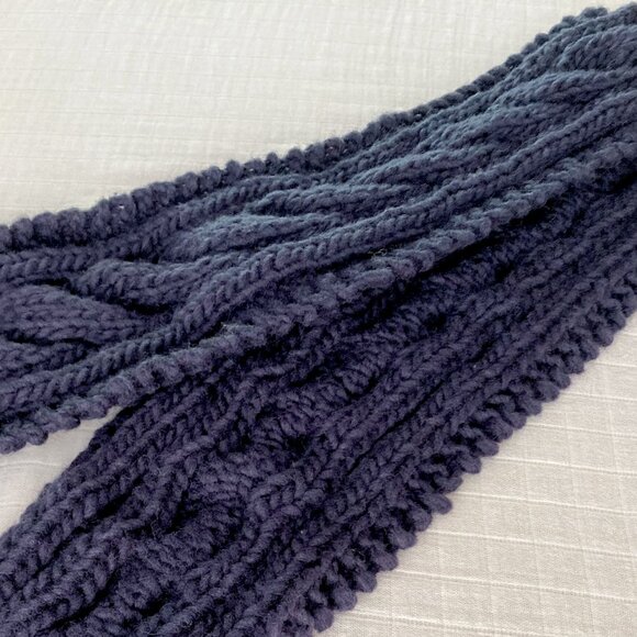 Handmade 🇨🇦 NWOT Hand Knit Wool Cable Scarf - Picture 3 of 5